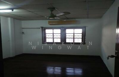 ขาย - ทาวน์เฮ้าส์ 2-ห้องนอน, กรุงเทพ