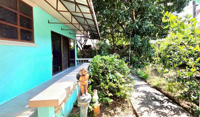 For Sale - ขายบ้านเดี่ยวแปลงใหญ่ จรัญสนิทวงศ์ 85 (Charansanitwong 85), Bangkok