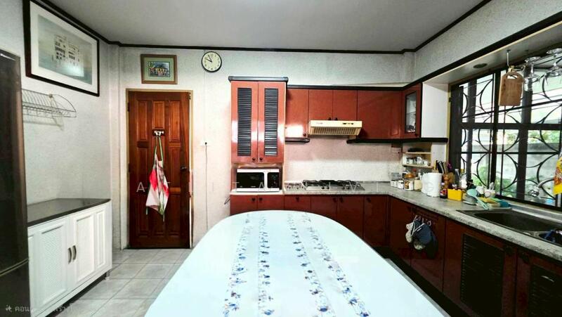 For Sale - ขายบ้านเดี่ยวแปลงใหญ่ จรัญสนิทวงศ์ 85 (Charansanitwong 85), Bangkok