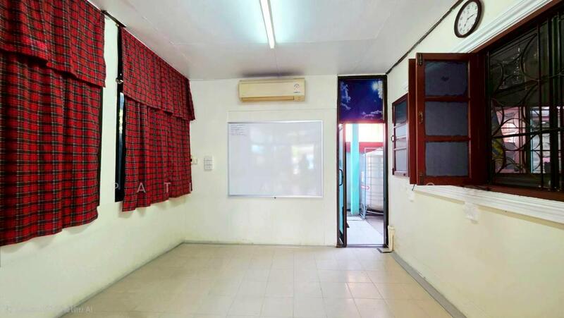 For Sale - ขายบ้านเดี่ยวแปลงใหญ่ จรัญสนิทวงศ์ 85 (Charansanitwong 85), Bangkok