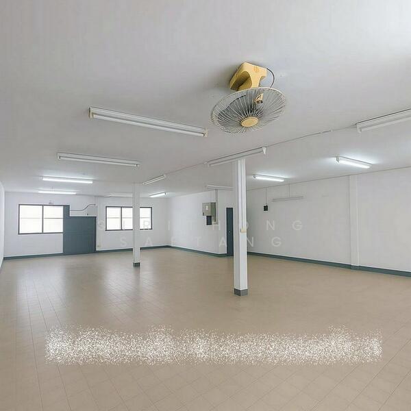 ขาย - อาคารพาณิชย์ 3.5 ชั้น 3 คูหา ทะลุถึงกัน มีลิฟท์ขนของ ทำเลทองซอยประชาอุทิศ 33 บางมด ทุ่งครุ, กรุงเทพ