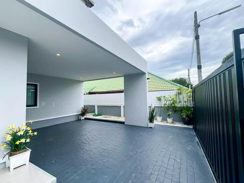 ขายวิลล่าชั้นเดียว 3 ห้องนอน พร้อมสระว่ายน้ำส่วนตัว ฝั่งตะวันออก พัทยา, ชลบุรี, หนองปรือ, บางละมุง, ชลบุรี, 200 ตร.ม., บ้านเดี่ยว ขาย, โดย PLC Real Estate, 500092308 - DDproperty.com