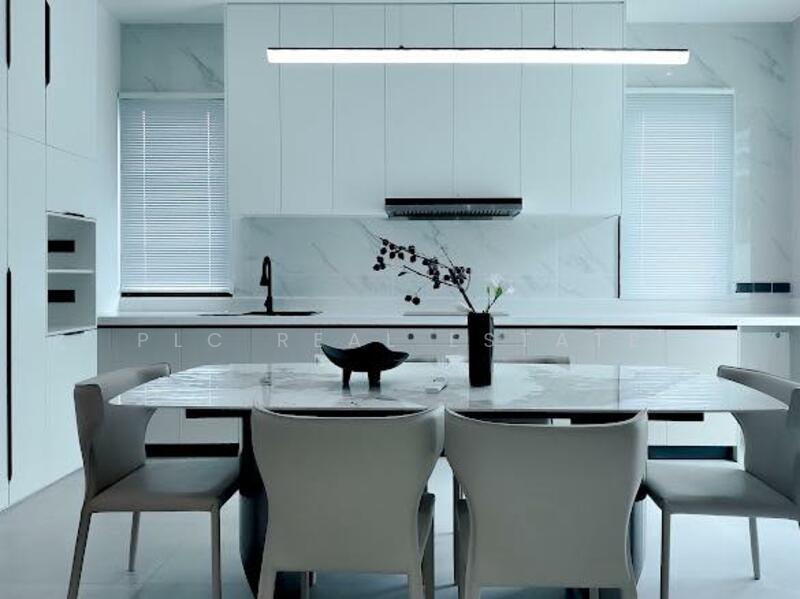 วิลล่าหรู 5 ห้องนอนพร้อมสระว่ายน้ำส่วนตัวในจอมเทียน, ชลบุรี, บางละมุง, บางละมุง, ชลบุรี, 272 ตร.ม., บ้านเดี่ยว ขาย, โดย PLC Real Estate, 500092359 - DDproperty.com