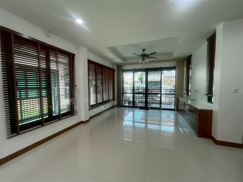รติรมย์ ฟิฟท์ ราชพฤกษ์-ปิ่นเกล้า (Ratirom Fifth Ratchapruek-Pinklao), Nonthaburi, Bang Khun Kong, Bang Kruai, Nonthaburi, 4 Bedrooms, 250 sqm, Single Detached House For Sale, by คุณ มนต์ชัย ปานนพพา (เอ็กซ์), 500092381 - DDproperty.com