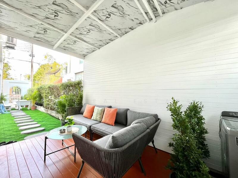 ให้เช่า - บ้านแฝดให้เช่า สไตล์บ้านเดี่ยว ในพัทยาตะวันออก, ชลบุรี