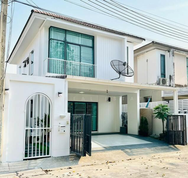 ให้เช่า - บ้านแฝดให้เช่า สไตล์บ้านเดี่ยว ในพัทยาตะวันออก, ชลบุรี