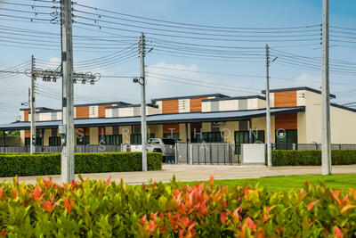 ขาย - สราญเพลสวิลล์ นิคมพัฒนา ระยอง ทาวน์โฮม และ บ้านแฝด 2 ห้องนอน 2 ห้องน้ำ ใกล้นิคม WHA ระยอง, ระยอง