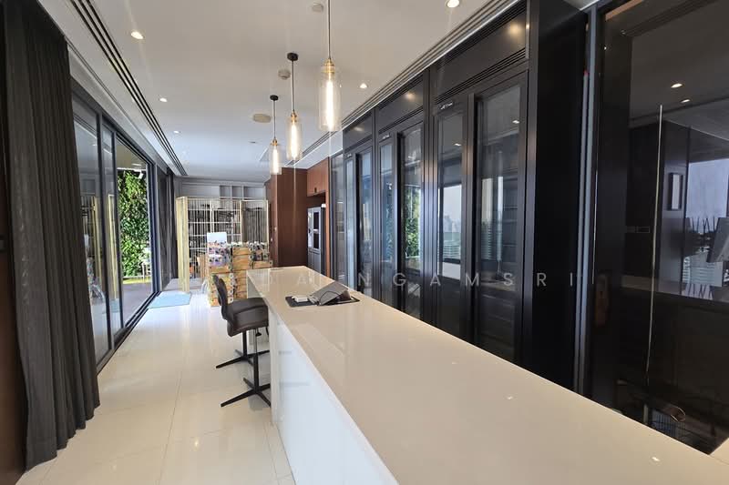 Vittorio 39, Bangkok, 8 Sukhumvit, Khlong Tan Nua, Watthana, Bangkok, 3 Bedrooms, 306 sqm, Condo For Sale, by Ailada Ngamsri, 500093571 - DDproperty.com