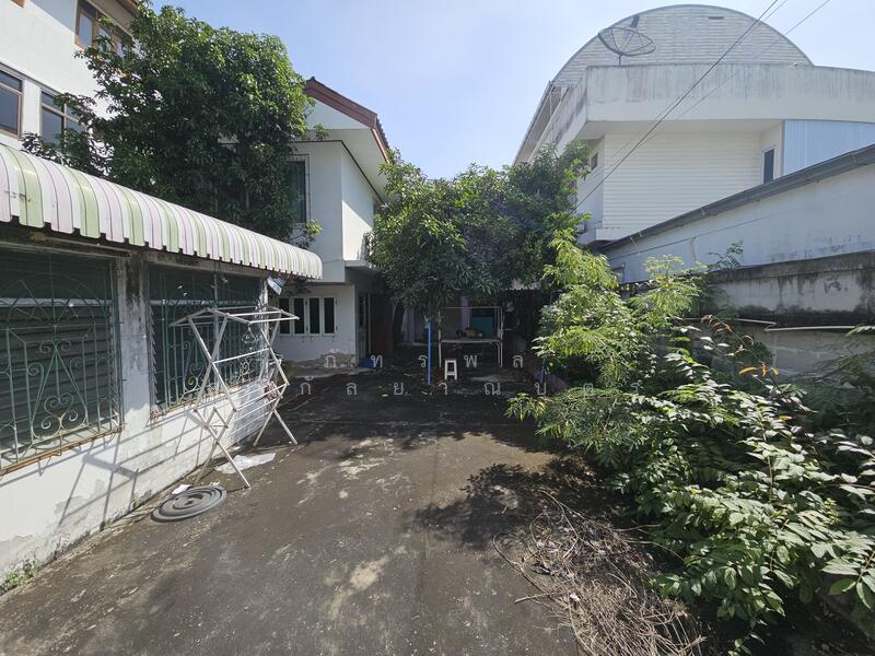 ขาย - ที่ดินทำเลทอง พร้อมสิ่งปลูกสร้าง ลาดพร้าว 93, กรุงเทพ