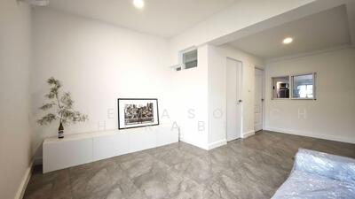 ขาย - ทาวน์เฮ้าส์ 3-ห้องนอน, กรุงเทพ