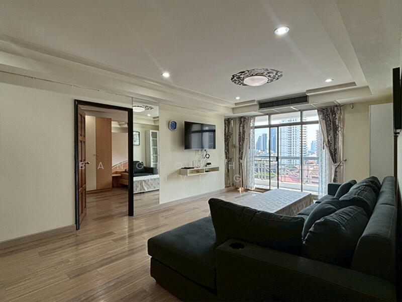 Royal Castle Sukhumvit, Bangkok, 30 Soi Sukhumvit 39, Khlongtoei Nua, Watthana, Bangkok, 3 Bedrooms, 140 sqm, Condo For Rent, by Bangkok House Living, 500094496 - DDproperty.com