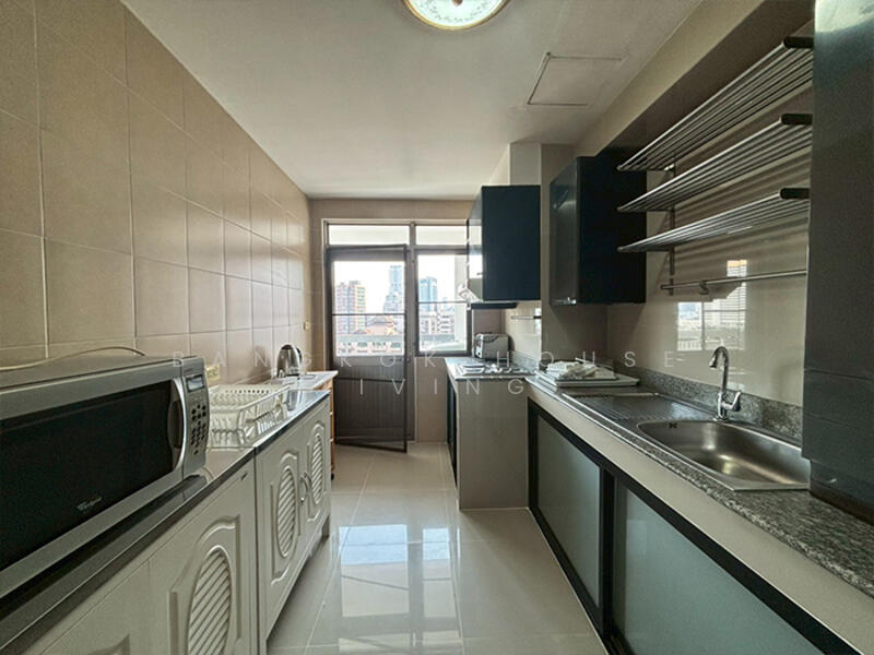 Royal Castle Sukhumvit, Bangkok, 30 Soi Sukhumvit 39, Khlongtoei Nua, Watthana, Bangkok, 3 Bedrooms, 140 sqm, Condo For Rent, by Bangkok House Living, 500094496 - DDproperty.com