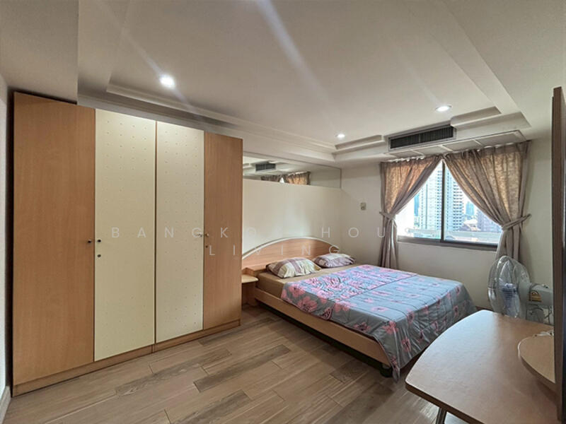 Royal Castle Sukhumvit, Bangkok, 30 Soi Sukhumvit 39, Khlongtoei Nua, Watthana, Bangkok, 3 Bedrooms, 140 sqm, Condo For Rent, by Bangkok House Living, 500094496 - DDproperty.com