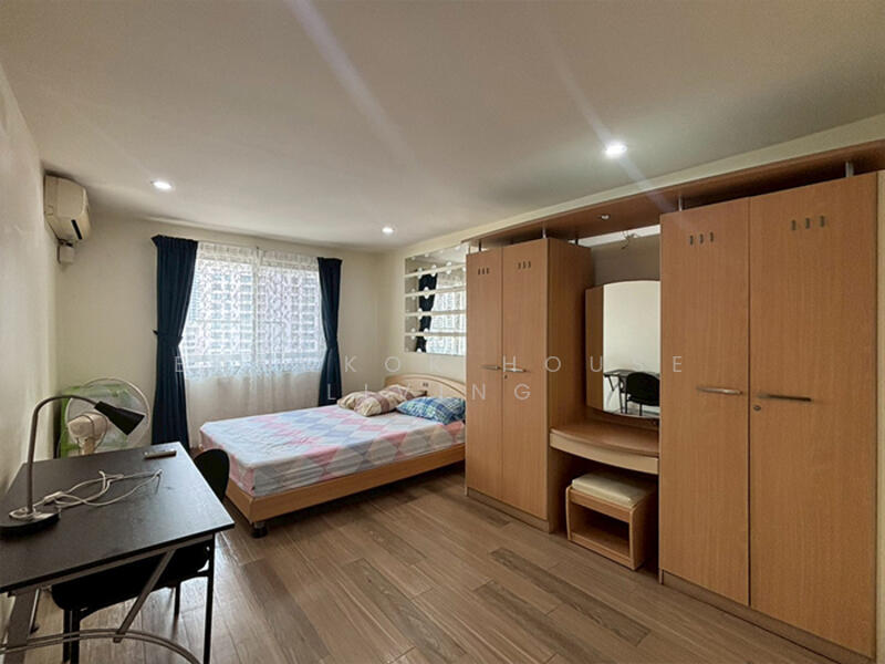 Royal Castle Sukhumvit, Bangkok, 30 Soi Sukhumvit 39, Khlongtoei Nua, Watthana, Bangkok, 3 Bedrooms, 140 sqm, Condo For Rent, by Bangkok House Living, 500094496 - DDproperty.com