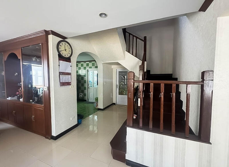 Spacious Two Storey 3 Bedroom House for Sale in Jomtien, Chon Buri (Pattaya), Bang Lamung, Bang Lamung (Pattaya), Chon Buri (Pattaya), 3 Bedrooms, 352 sqm, Single Detached House For Sale, by PLC Real Estate, 500094848 - DDproperty.com