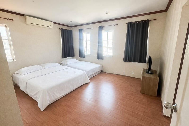 Spacious Two Storey 3 Bedroom House for Sale in Jomtien, Chon Buri (Pattaya), Bang Lamung, Bang Lamung (Pattaya), Chon Buri (Pattaya), 3 Bedrooms, 352 sqm, Single Detached House For Sale, by PLC Real Estate, 500094848 - DDproperty.com