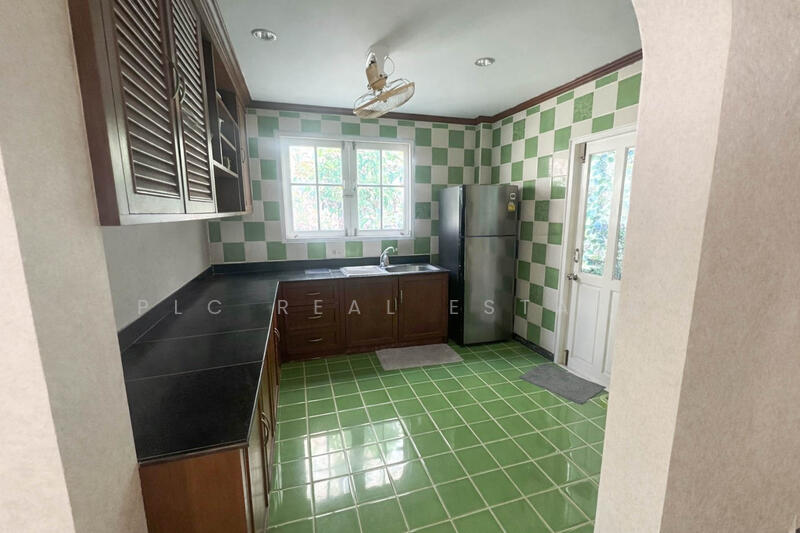 Spacious Two Storey 3 Bedroom House for Sale in Jomtien, Chon Buri (Pattaya), Bang Lamung, Bang Lamung (Pattaya), Chon Buri (Pattaya), 3 Bedrooms, 352 sqm, Single Detached House For Sale, by PLC Real Estate, 500094848 - DDproperty.com