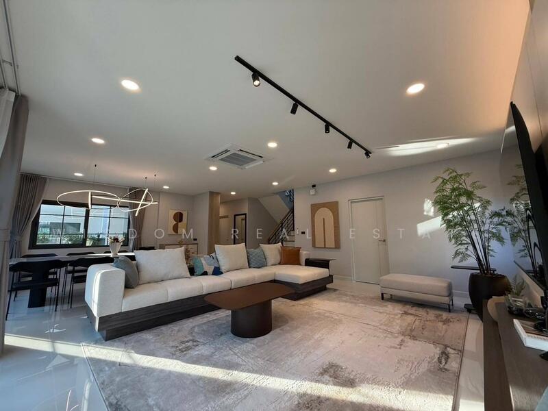 Centro Bangna, Samut Prakan, 111 Soi 3, Bang Kaeo, Bang Plee, Samut Prakan, 5 Bedrooms, 280 sqm, Single Detached House For Rent, by Wisdom Real Estate, 500095472 - DDproperty.com