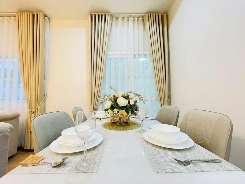 Pool Villa 3 bedrooms for Sale in East Pattaya, Chon Buri (Pattaya), Bang Lamung, Bang Lamung (Pattaya), Chon Buri (Pattaya), 3 Bedrooms, 240 sqm, Single Detached House For Sale, by PLC Real Estate, 500095516 - DDproperty.com