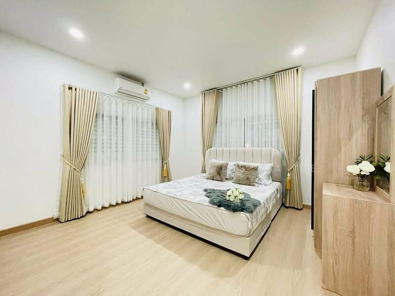 Pool Villa 3 bedrooms for Sale in East Pattaya, Chon Buri (Pattaya), Bang Lamung, Bang Lamung (Pattaya), Chon Buri (Pattaya), 3 Bedrooms, 240 sqm, Single Detached House For Sale, by PLC Real Estate, 500095516 - DDproperty.com