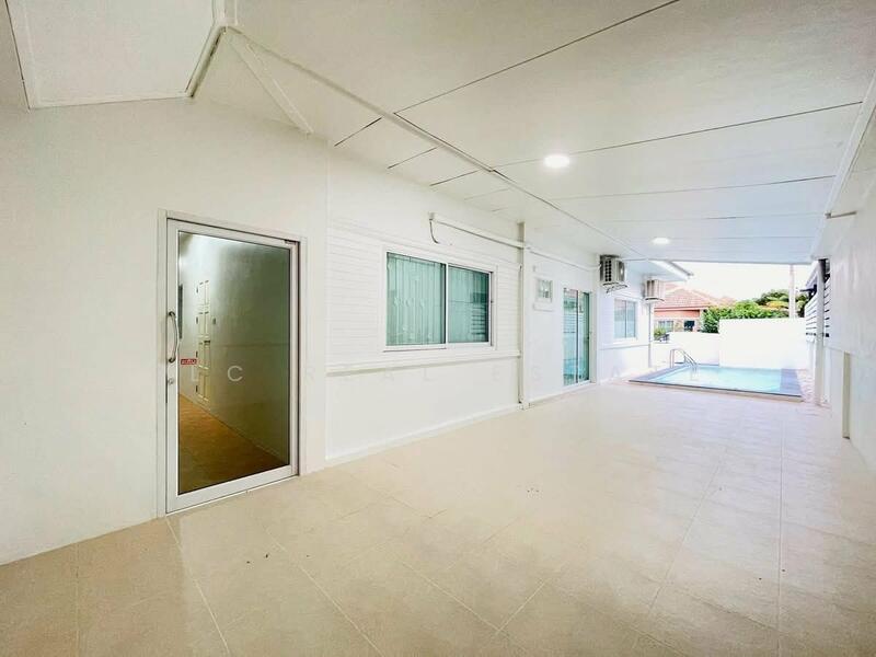 Pool Villa 3 bedrooms for Sale in East Pattaya, Chon Buri (Pattaya), Bang Lamung, Bang Lamung (Pattaya), Chon Buri (Pattaya), 3 Bedrooms, 240 sqm, Single Detached House For Sale, by PLC Real Estate, 500095516 - DDproperty.com