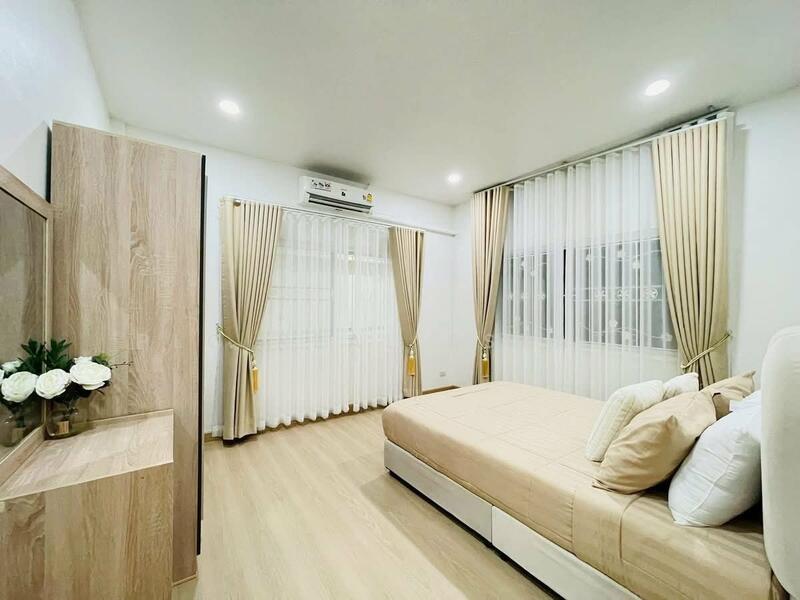 Pool Villa 3 bedrooms for Sale in East Pattaya, Chon Buri (Pattaya), Bang Lamung, Bang Lamung (Pattaya), Chon Buri (Pattaya), 3 Bedrooms, 240 sqm, Single Detached House For Sale, by PLC Real Estate, 500095516 - DDproperty.com