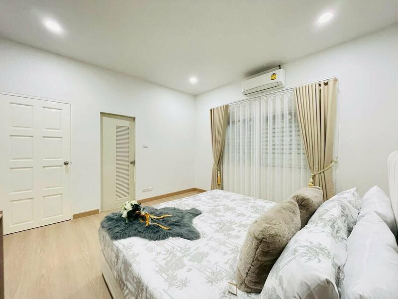 Pool Villa 3 bedrooms for Sale in East Pattaya, Chon Buri (Pattaya), Bang Lamung, Bang Lamung (Pattaya), Chon Buri (Pattaya), 3 Bedrooms, 240 sqm, Single Detached House For Sale, by PLC Real Estate, 500095516 - DDproperty.com