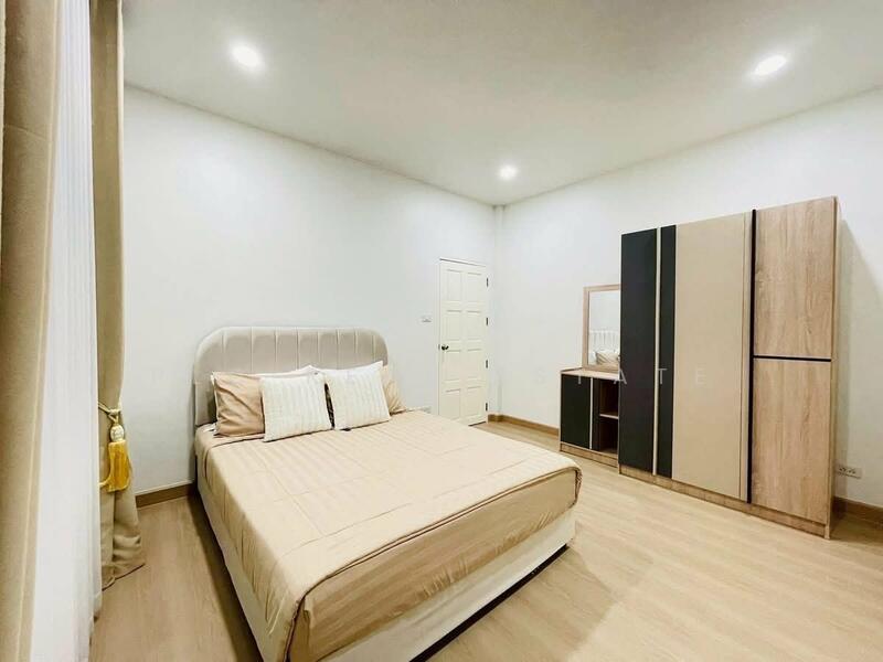 Pool Villa 3 bedrooms for Sale in East Pattaya, Chon Buri (Pattaya), Bang Lamung, Bang Lamung (Pattaya), Chon Buri (Pattaya), 3 Bedrooms, 240 sqm, Single Detached House For Sale, by PLC Real Estate, 500095516 - DDproperty.com