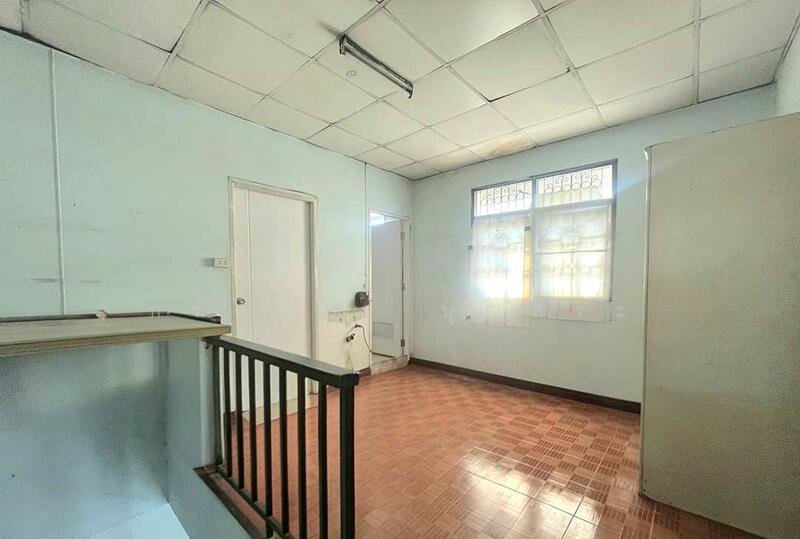 ขาย - ทาวน์โฮม 2 ชั้น ซอยบางพรม ถนนราชพฤกษ์, กรุงเทพ