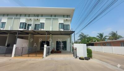 ขาย - ขายทาวน์โฮม 2 ชั้น แปลงริม หมู่บ้านเอมัสท์ บ่อวิน เขาขยาย ใกล้นิคม ราคา 2.05 ล้าน, ชลบุรี