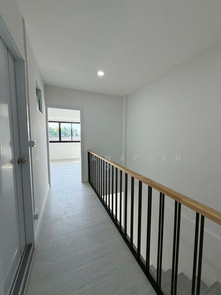 ขาย - ตึกแถว 3 นอน นนทบุรี 46 ตรงข้ามกองสลากสนามบินน้ำ, นนทบุรี