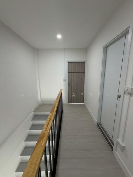 ขาย - ตึกแถว 3 นอน นนทบุรี 46 ตรงข้ามกองสลากสนามบินน้ำ, นนทบุรี