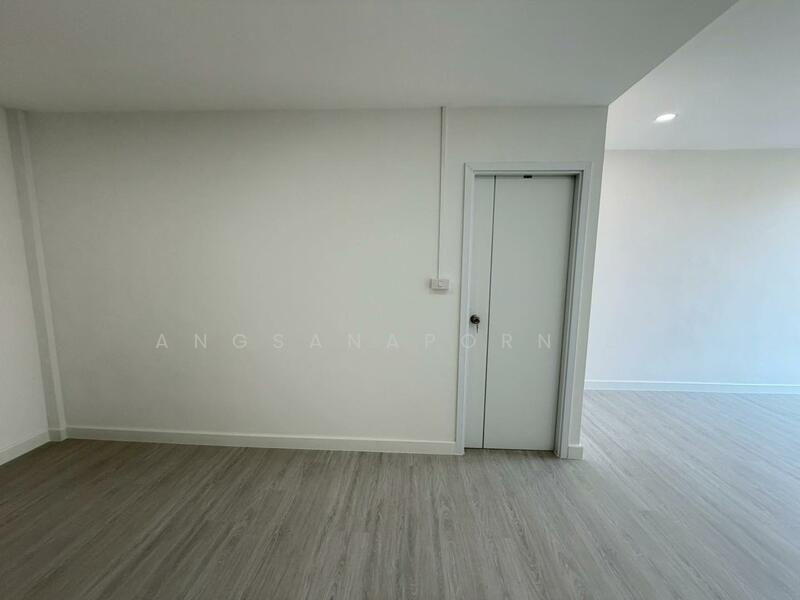 ขาย - ตึกแถว 3 นอน นนทบุรี 46 ตรงข้ามกองสลากสนามบินน้ำ, นนทบุรี