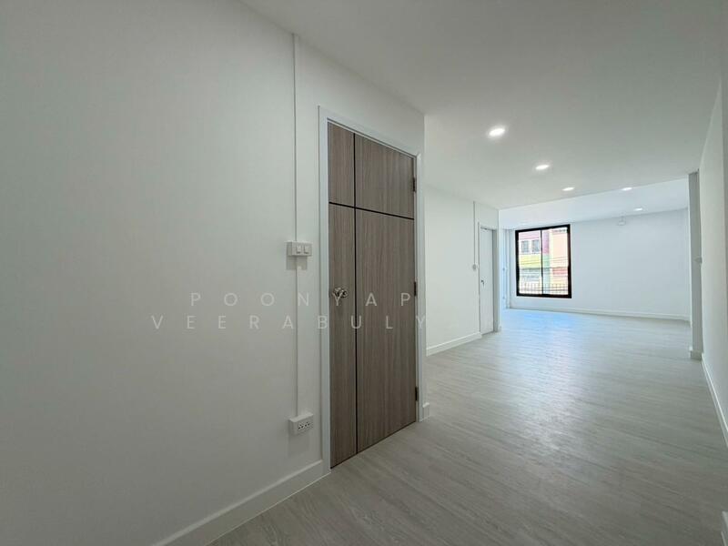 For Sale - ขายอาคารพาณิชย์ ซอยนนทบุรี 46 (ซอยตรงข้ามกองสลาก), Nonthaburi