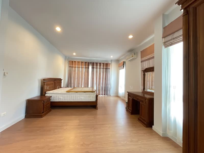 Perfect Place Sukhumvit 77-Suvarnabhumi, Samut Prakan, Lat Krabang Road, Rachathewa, Bang Plee, Samut Prakan, 3 Bedrooms, 220 sqm, Single Detached House For Sale, by ปุณณภา นารานนทชัย, 500096241 - DDproperty.com