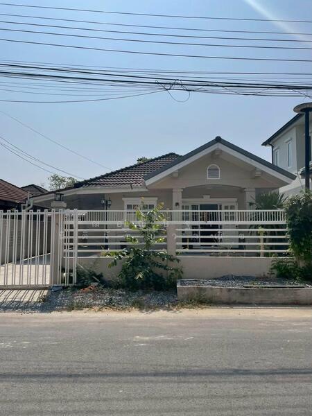 ให้เช่า - บ้านเช่ารามอินทรา ติดเลียบด่วน ใกล้เซ็นทรัลอีสต์วิลล์ 48ตรว. 4ห้องนอน 2ห้องน้ำ 2ที่จอดรถ, กรุงเทพ