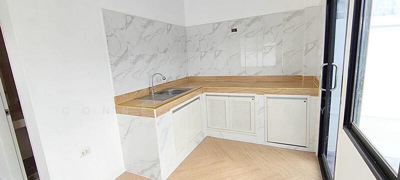 For Sale - The Northern Town Nova, Pathum Thani