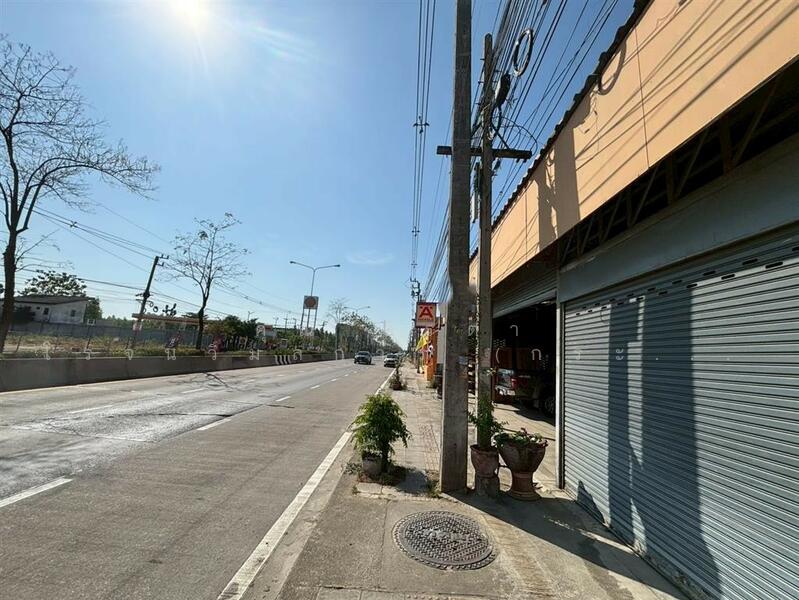 For Sale - อาคารพาณิชย์ 4 ชั้น 35.9 ตร.ว. อาคารพาณิชย์ เยื้องธนาคารไทยพาณิชย์สาขานิมิตรใหม่ ติดถนนนิมิตใหม่, Pathum Thani