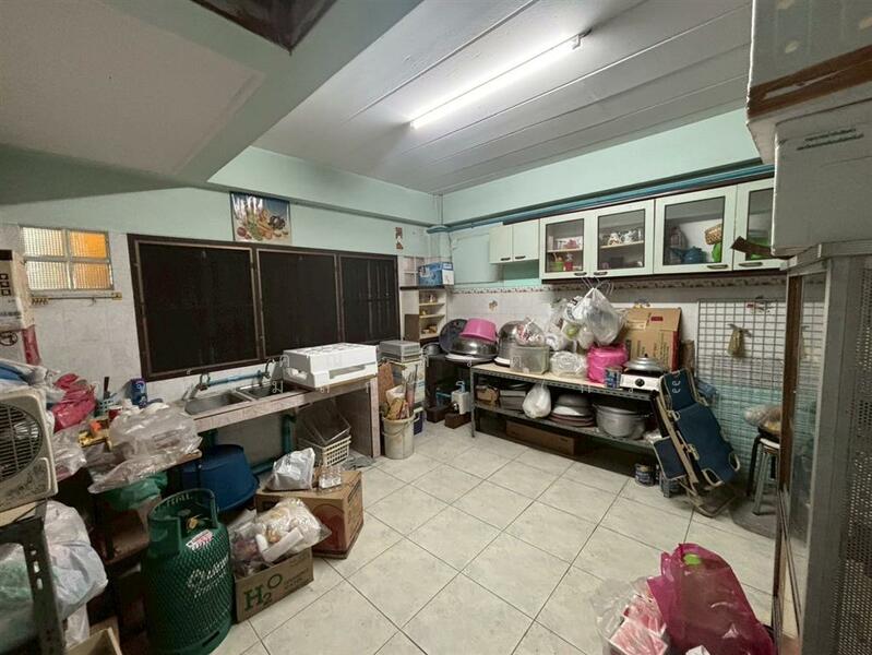 For Sale - อาคารพาณิชย์ 4 ชั้น 35.9 ตร.ว. อาคารพาณิชย์ เยื้องธนาคารไทยพาณิชย์สาขานิมิตรใหม่ ติดถนนนิมิตใหม่, Pathum Thani