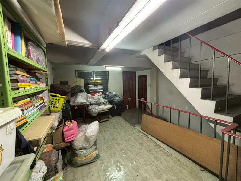 For Sale - อาคารพาณิชย์ 4 ชั้น 35.9 ตร.ว. อาคารพาณิชย์ เยื้องธนาคารไทยพาณิชย์สาขานิมิตรใหม่ ติดถนนนิมิตใหม่, Pathum Thani