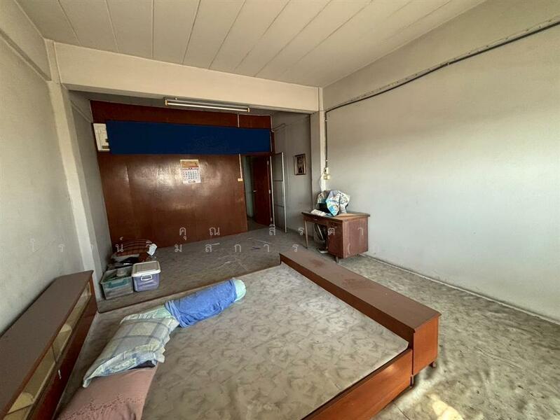 For Sale - อาคารพาณิชย์ 4 ชั้น 35.9 ตร.ว. อาคารพาณิชย์ เยื้องธนาคารไทยพาณิชย์สาขานิมิตรใหม่ ติดถนนนิมิตใหม่, Pathum Thani