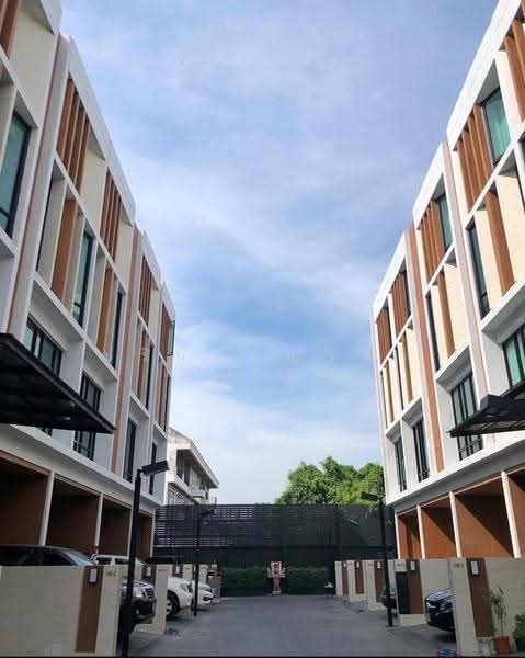 The Author - Ratchada 32 : ดิ ออเธอร์ - รัชดาฯ 32, กรุงเทพ, ซอยรัชดาภิเษก 36, จันทรเกษม, จตุจักร, กรุงเทพ, 227 ตร.ม., ทาวน์เฮ้าส์ ให้เช่า, โดย ปรินทร์ญาดา ชิณโชติ, 500097265 - DDproperty.com