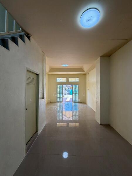 ชั้น1มองออกนอกบ้าน