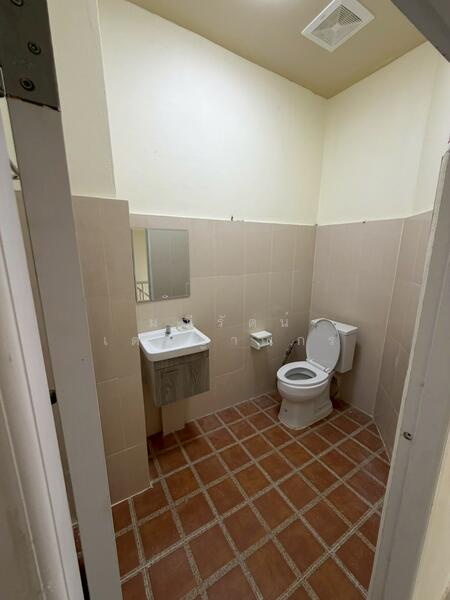 ห้องนํ้าชั้น2