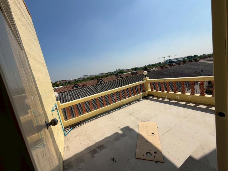 ระเบียงห้องหลังบ้าน ชั้น 3