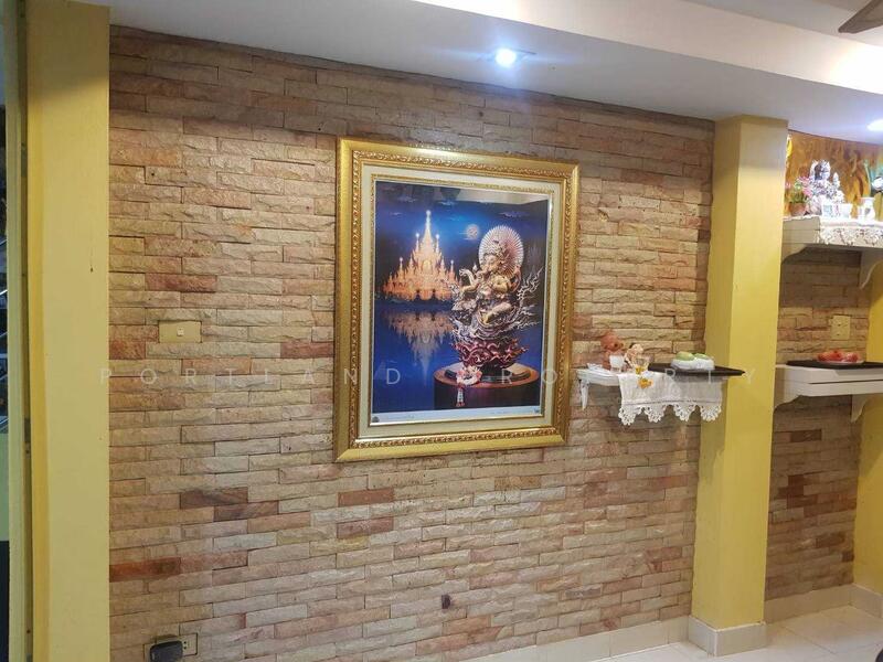 ขาย - ขายบ้านเดี่ยวหรู ฮวงจุ้ยดี 2 ชั้น built in ทั้งหลัง หมู่บ้านพินธนา ใจกลางเมืองอุตรดิตถ์, อุตรดิตถ์