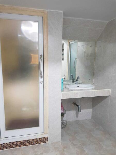 ขาย - ขายบ้านเดี่ยวหรู ฮวงจุ้ยดี 2 ชั้น built in ทั้งหลัง หมู่บ้านพินธนา ใจกลางเมืองอุตรดิตถ์, อุตรดิตถ์