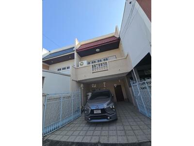 ขาย - ราคาดีที่สุดในโครงการ , หมู่บ้านคลองจั่นวิลล่า2, ทาวน์โฮม 2ชั้น ,ขนาด32 ตร.วา, กรุงเทพ