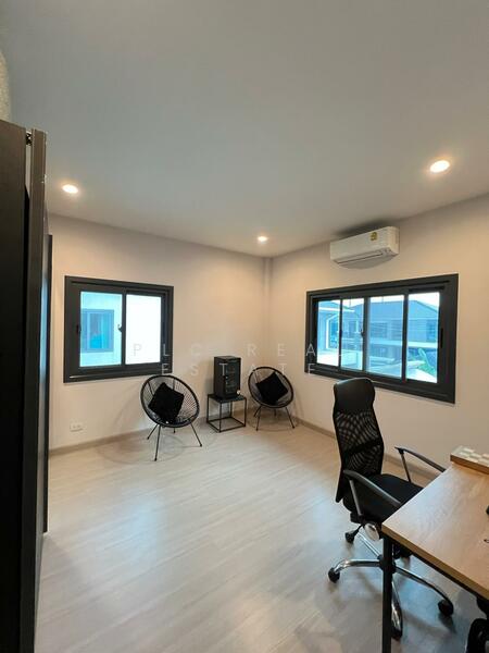 House 4 bedrooms for Sale East Pattaya, Chon Buri (Pattaya), Bang Lamung, Bang Lamung (Pattaya), Chon Buri (Pattaya), 4 Bedrooms, 208 sqm, Single Detached House For Sale, by PLC Real Estate, 500097819 - DDproperty.com