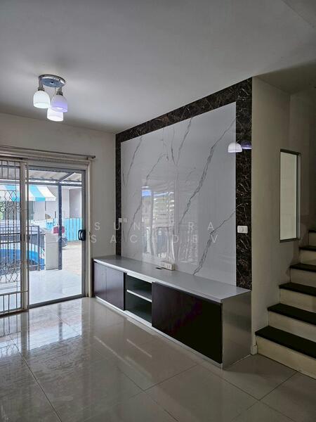 Baan Pruksa 86/1 Ladkrabang-Suvarnabhumi : บ้านพฤกษา 86/1 ลาดกระบัง-สุวรรณภูมิ, สมุทรปราการ, ถ.ลาดกระบัง, ศีรษะจรเข้น้อย, บางเสาธง, สมุทรปราการ, 110 ตร.ม., ทาวน์เฮ้าส์ ให้เช่า, โดย Sunitra Sachdev, 500097829 - DDproperty.com